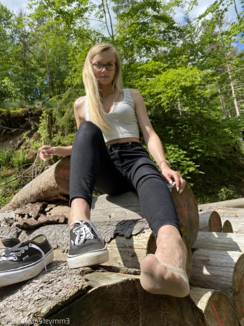 Emmysfeetandsocks [ emmyfeetandsocks ] Onlyfans leaked photo 12218010 on Hotleaks.tv