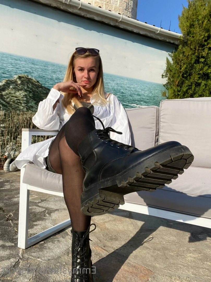 Emmysfeetandsocks [ emmyfeetandsocks ] Onlyfans leaked photo 12218681 on Hotleaks.tv