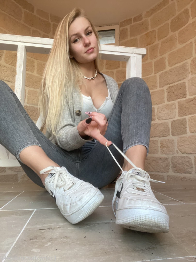 Emmysfeetandsocks [ emmyfeetandsocks ] Onlyfans leaked photo 12231091 on Hotleaks.tv