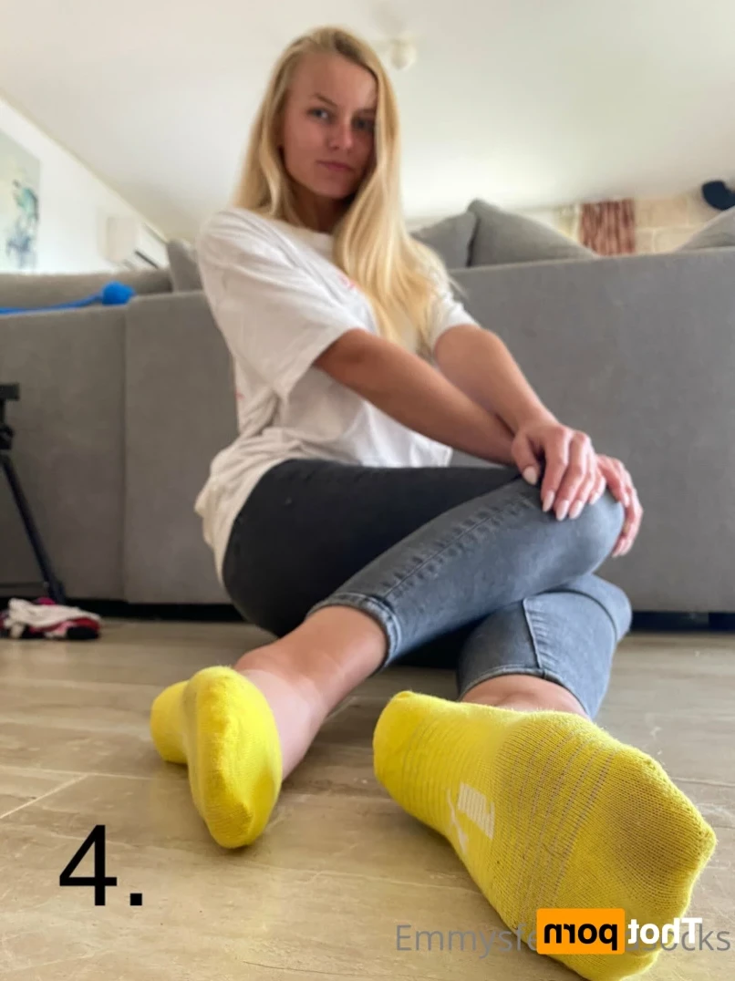 Emmysfeetandsocks [ emmyfeetandsocks ] Onlyfans leaked photo 12241337 on Hotleaks.tv