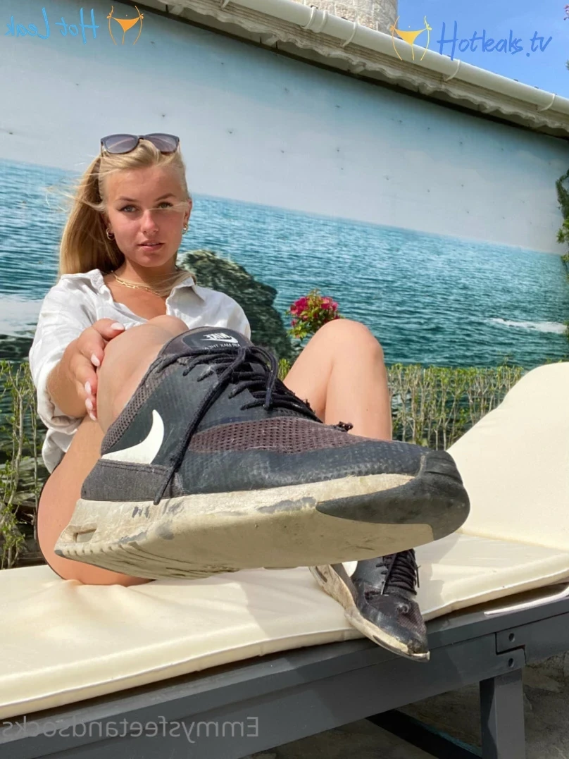 Emmysfeetandsocks [ emmyfeetandsocks ] Onlyfans leaked photo 12242181 on Hotleaks.tv