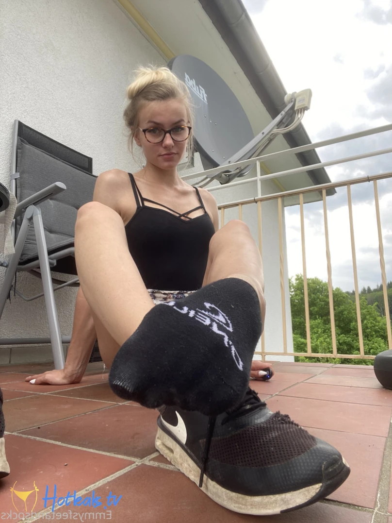 Emmysfeetandsocks [ emmyfeetandsocks ] Onlyfans leaked photo 12247415 on Hotleaks.tv