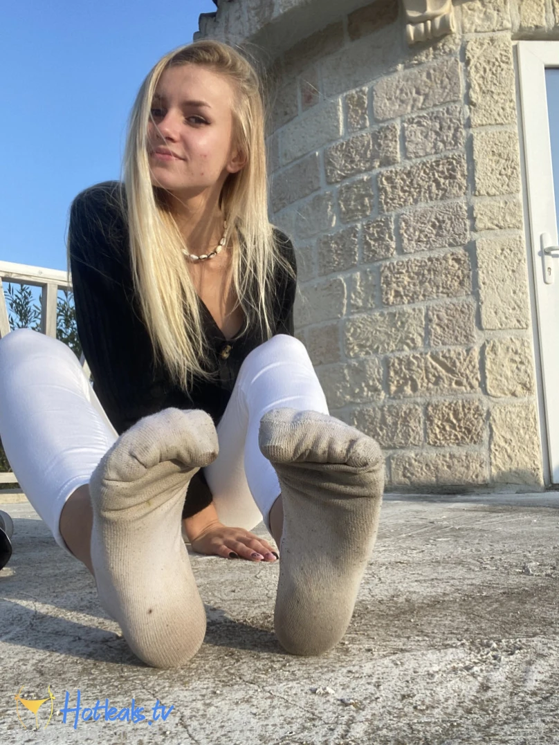 Emmysfeetandsocks [ emmyfeetandsocks ] Onlyfans leaked photo 12455712 on Hotleaks.tv