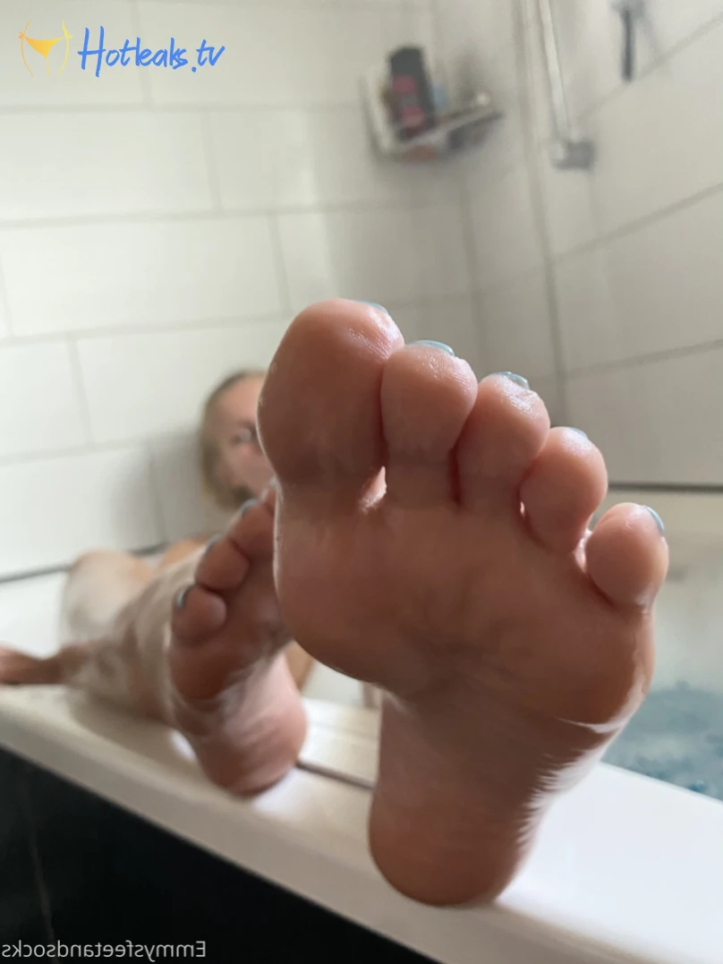 Emmysfeetandsocks [ emmyfeetandsocks ] Onlyfans leaked photo 12477714 on Hotleaks.tv