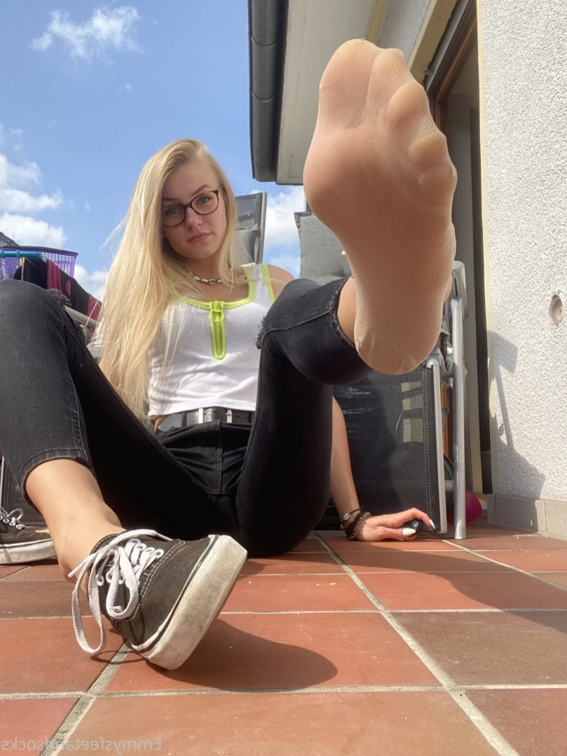 Emmysfeetandsocks [ emmyfeetandsocks ] Onlyfans leaked photo 12489151 on Hotleaks.tv