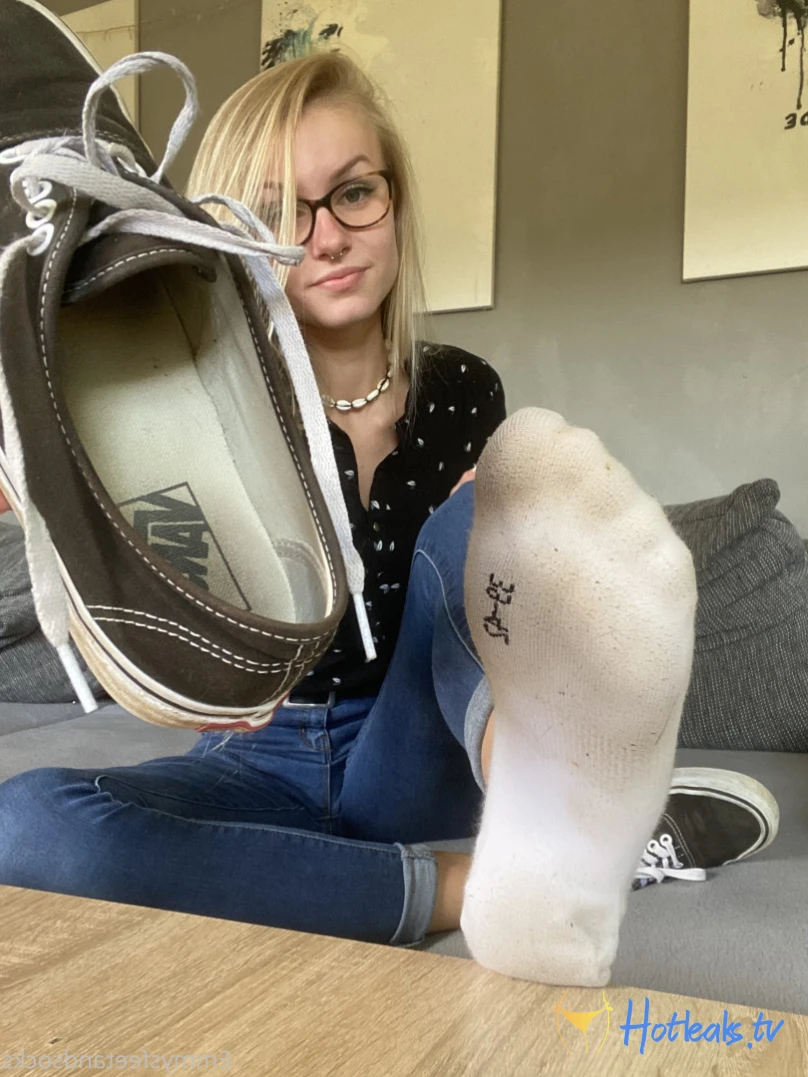 Emmysfeetandsocks [ emmyfeetandsocks ] Onlyfans leaked photo 12990932 on Hotleaks.tv