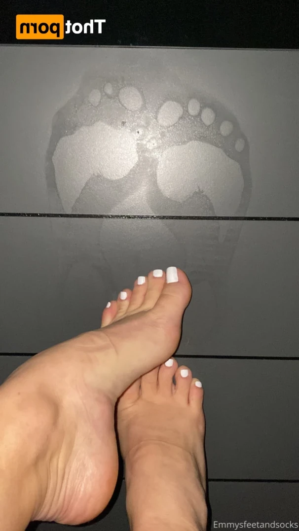 Emmysfeetandsocks [ emmyfeetandsocks ] Onlyfans leaked photo 13163362 on Hotleaks.tv
