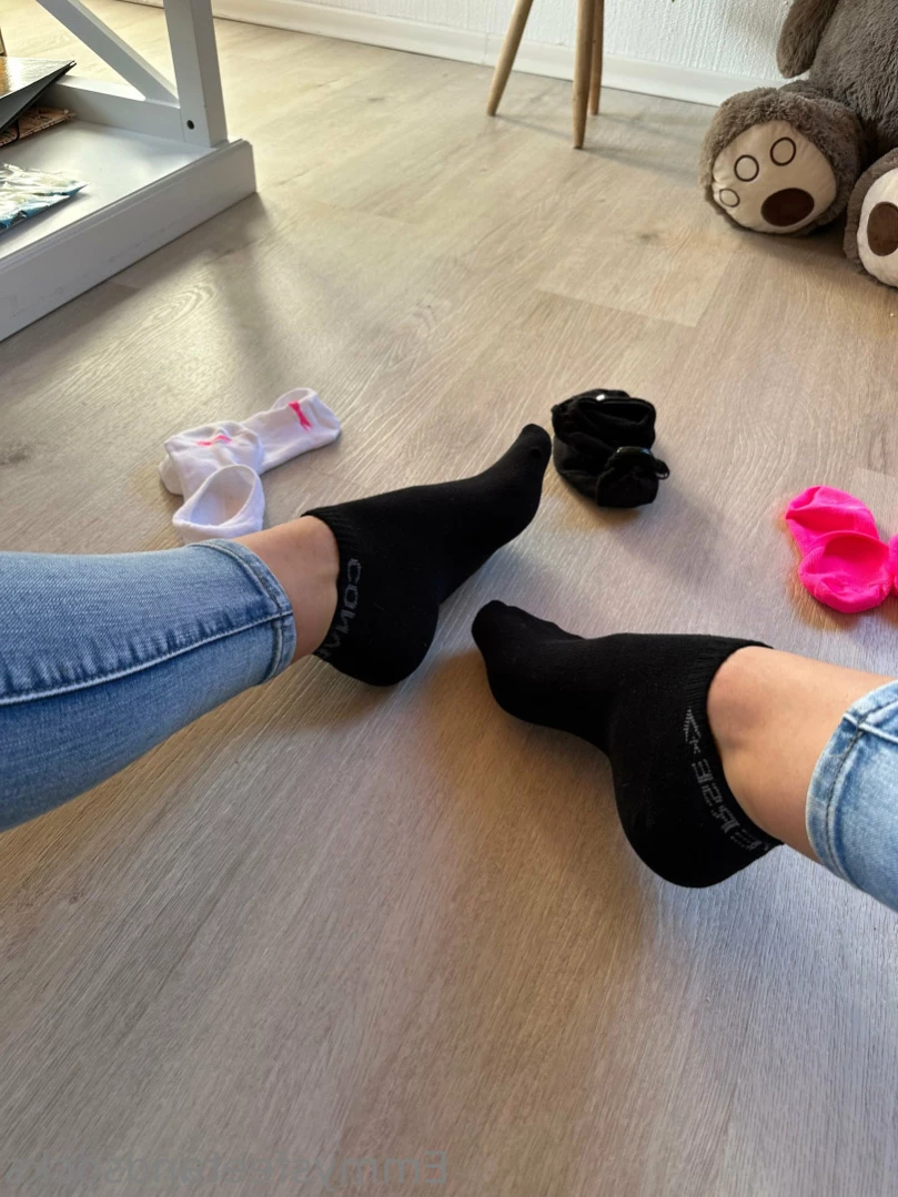 Emmysfeetandsocks [ emmyfeetandsocks ] Onlyfans leaked photo 13274204 on Hotleaks.tv
