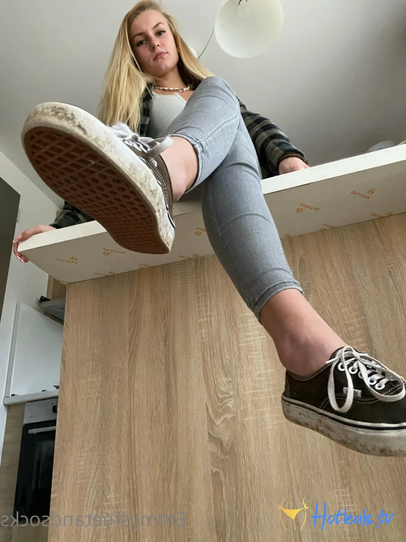 Emmysfeetandsocks [ emmyfeetandsocks ] Onlyfans leaked photo 13385357 on Hotleaks.tv