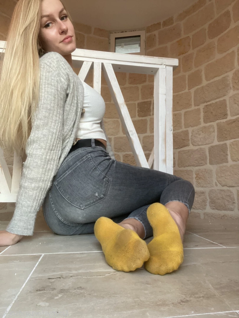 Emmysfeetandsocks [ emmyfeetandsocks ] Onlyfans leaked photo 13471795 on Hotleaks.tv