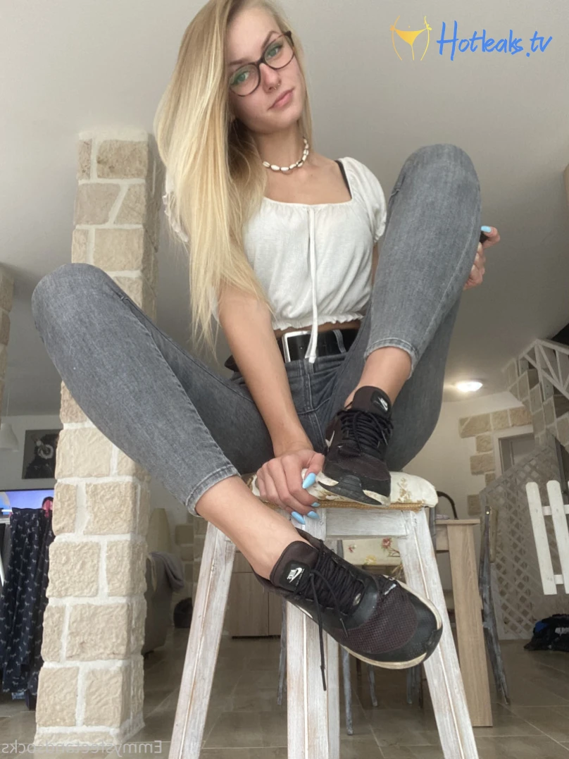 Emmysfeetandsocks [ emmyfeetandsocks ] Onlyfans leaked photo 13907118 on Hotleaks.tv