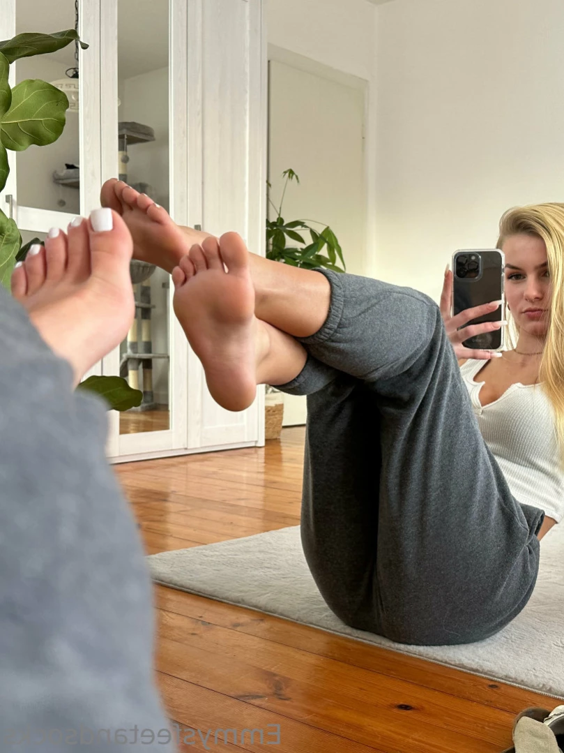 Emmysfeetandsocks [ emmyfeetandsocks ] Onlyfans leaked photo 13918889 on Hotleaks.tv