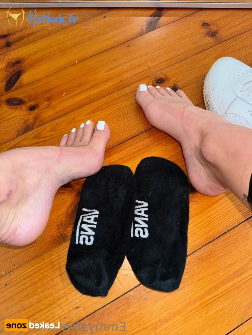 Emmysfeetandsocks [ emmyfeetandsocks ] Onlyfans leaked photo 14556190 on Hotleaks.tv