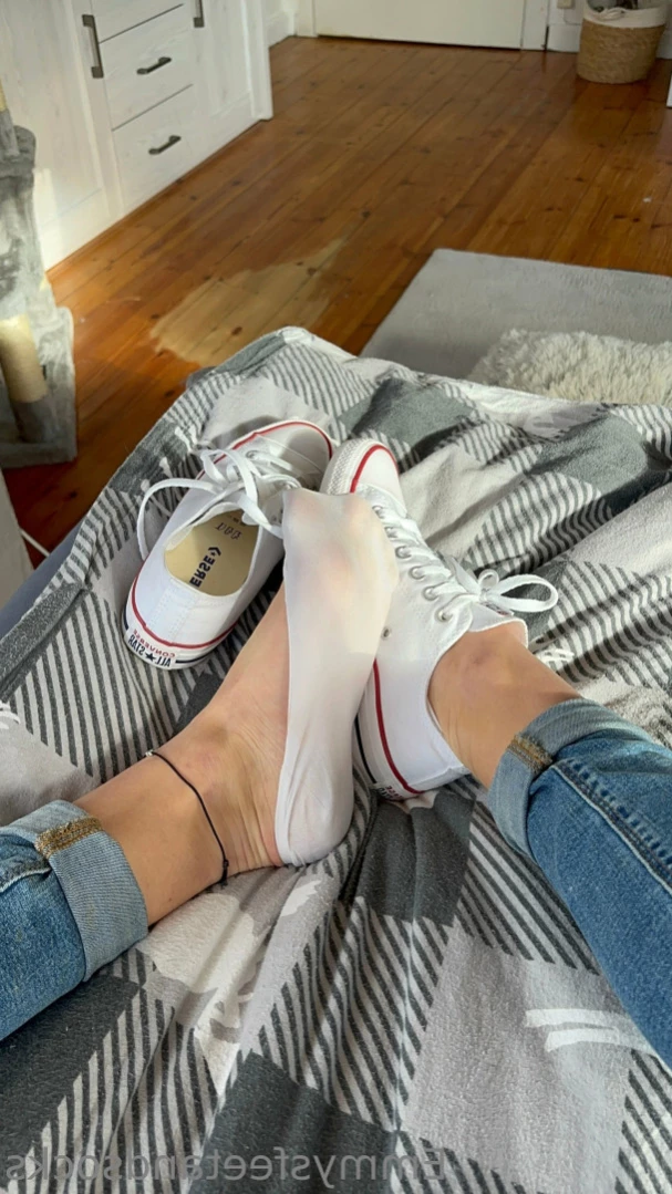 Emmysfeetandsocks [ emmyfeetandsocks ] Onlyfans leaked photo 14654618 on Hotleaks.tv