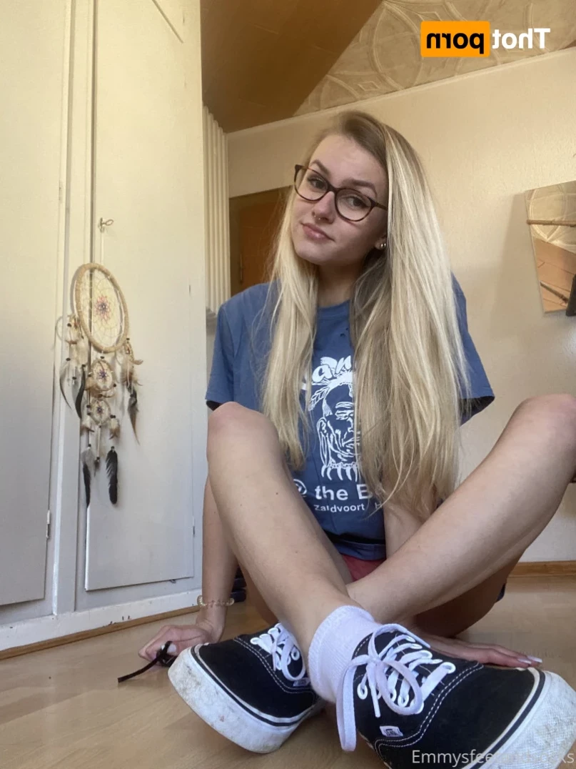 Emmysfeetandsocks [ emmyfeetandsocks ] Onlyfans leaked photo 14674397 on Hotleaks.tv