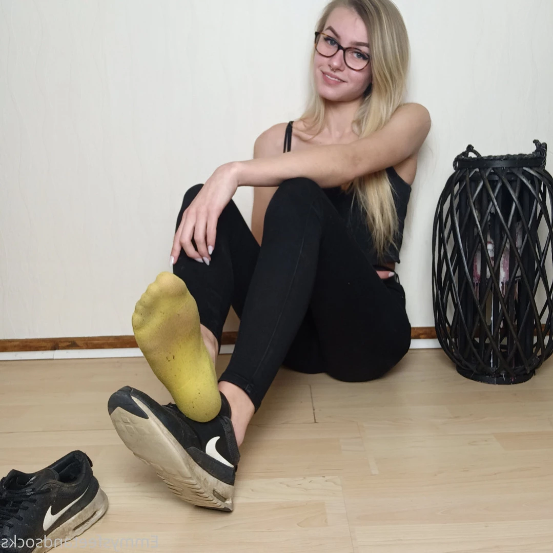Emmysfeetandsocks [ emmyfeetandsocks ] Onlyfans leaked photo 14711764 on Hotleaks.tv