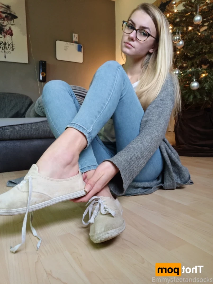 Emmysfeetandsocks [ emmyfeetandsocks ] Onlyfans leaked photo 14899217 on Hotleaks.tv