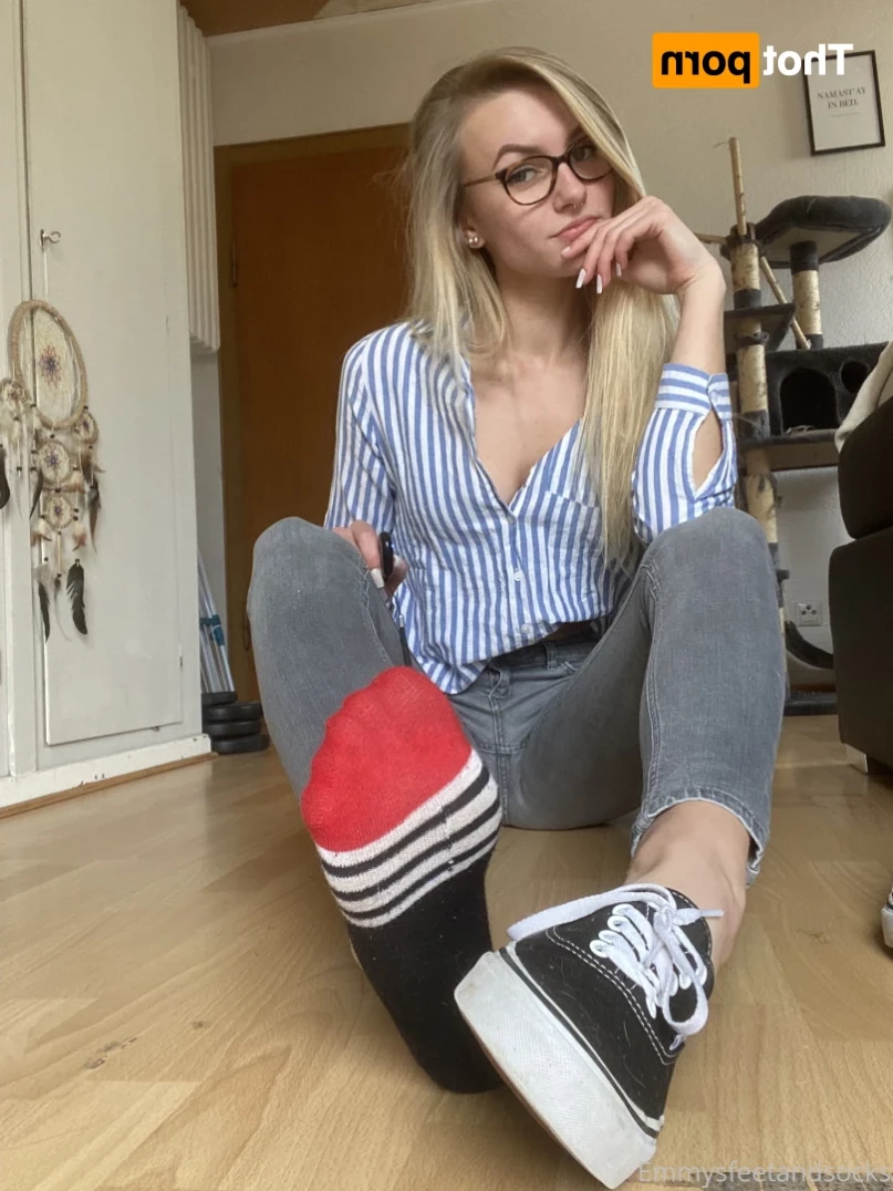 Emmysfeetandsocks [ emmyfeetandsocks ] Onlyfans leaked photo 14904767 on Hotleaks.tv