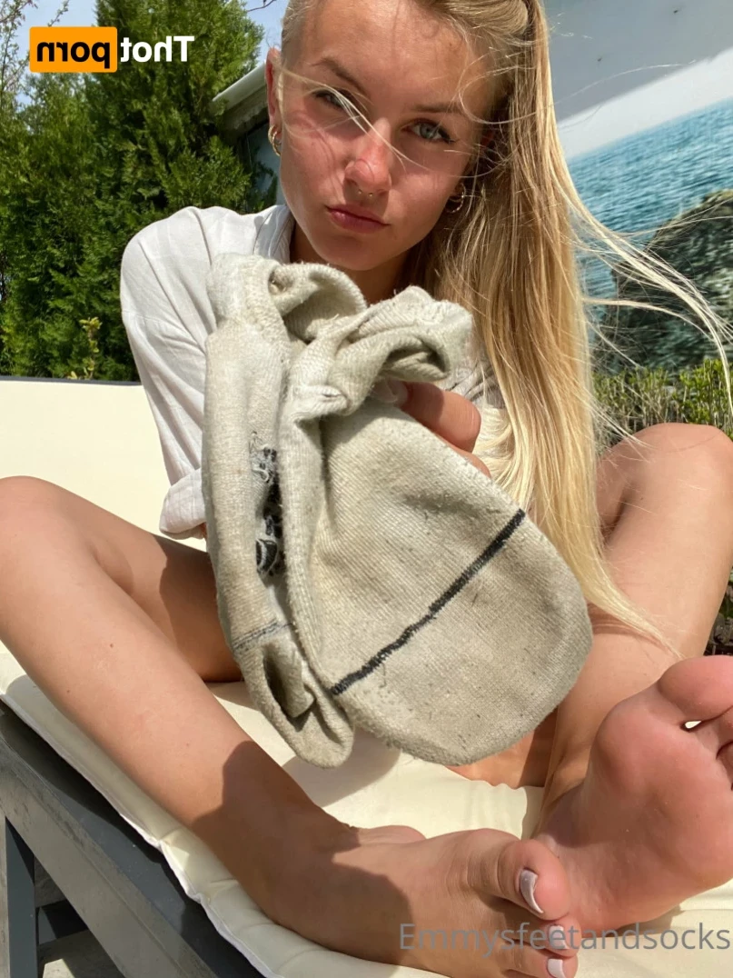 Emmysfeetandsocks [ emmyfeetandsocks ] Onlyfans leaked photo 14962072 on Hotleaks.tv