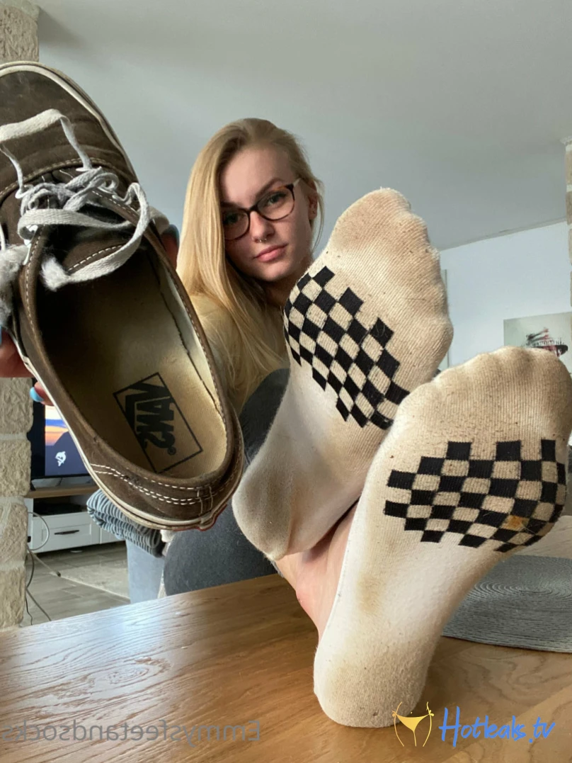 Emmysfeetandsocks [ emmyfeetandsocks ] Onlyfans leaked photo 14962719 on Hotleaks.tv