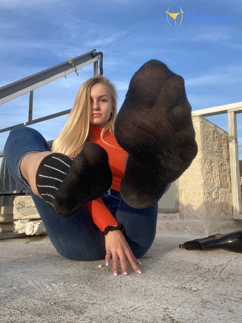 Emmysfeetandsocks [ emmyfeetandsocks ] Onlyfans leaked photo 15098542 on Hotleaks.tv