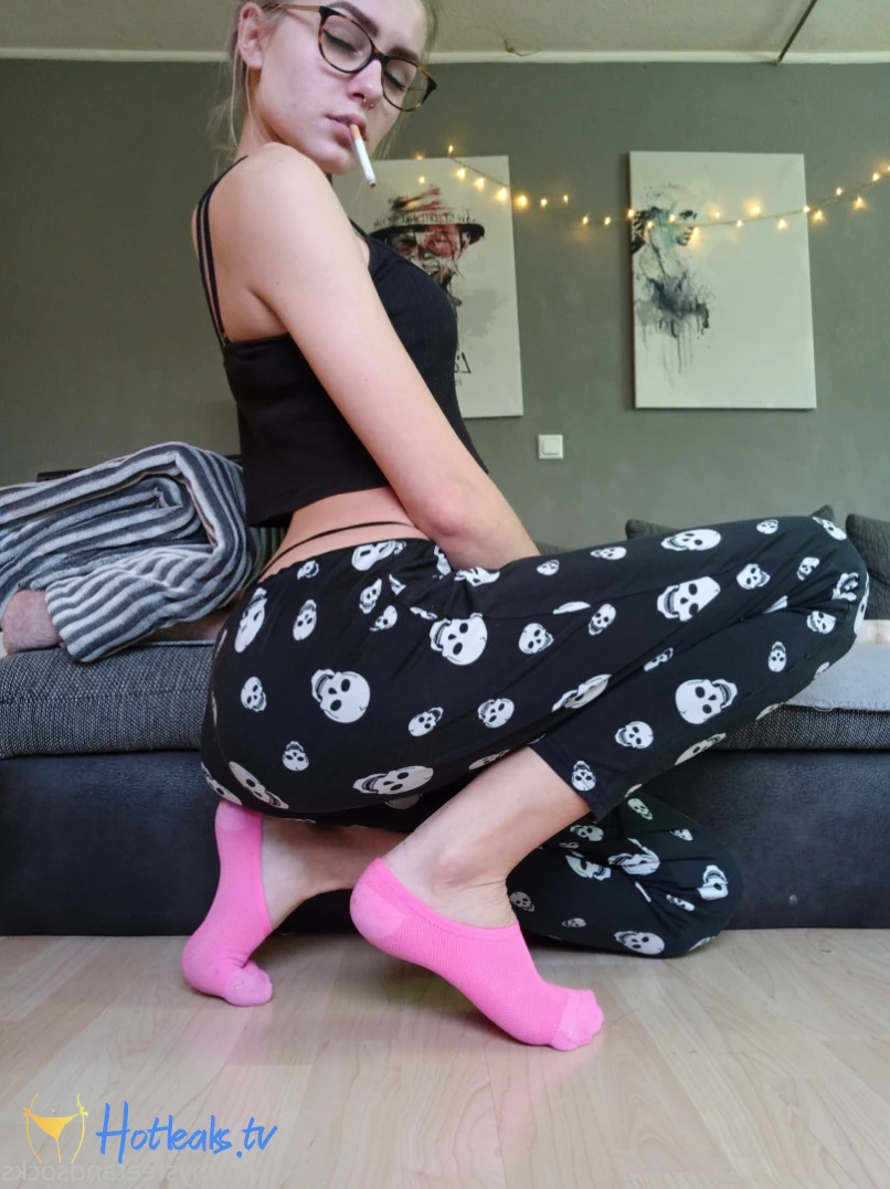 Emmysfeetandsocks [ emmyfeetandsocks ] Onlyfans leaked photo 15164098 on Hotleaks.tv