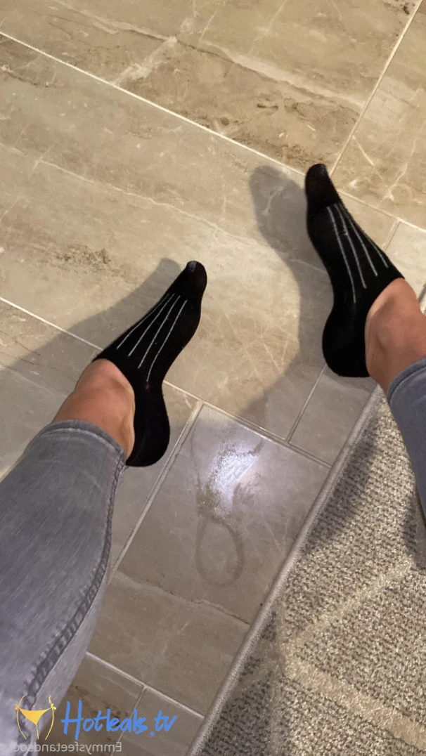 Emmysfeetandsocks [ emmyfeetandsocks ] Onlyfans leaked photo 15459588 on Hotleaks.tv