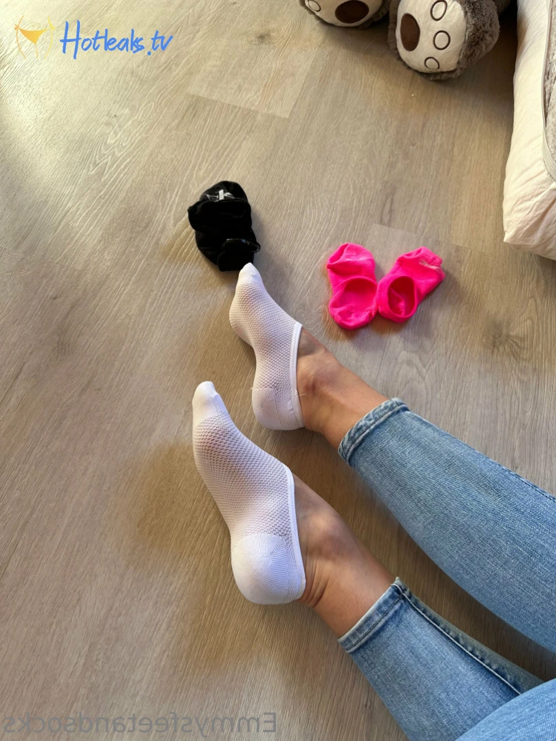 Emmysfeetandsocks [ emmyfeetandsocks ] Onlyfans leaked photo 15589589 on Hotleaks.tv