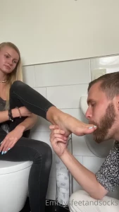 Emmysfeetandsocks [ emmyfeetandsocks ] Onlyfans leaked video 15666911 on Hotleaks.tv