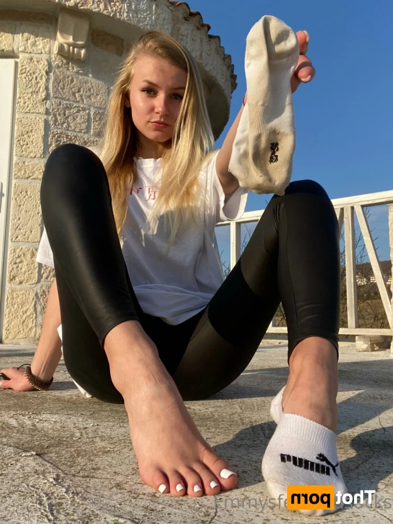 Emmysfeetandsocks [ emmyfeetandsocks ] Onlyfans leaked photo 15804986 on Hotleaks.tv