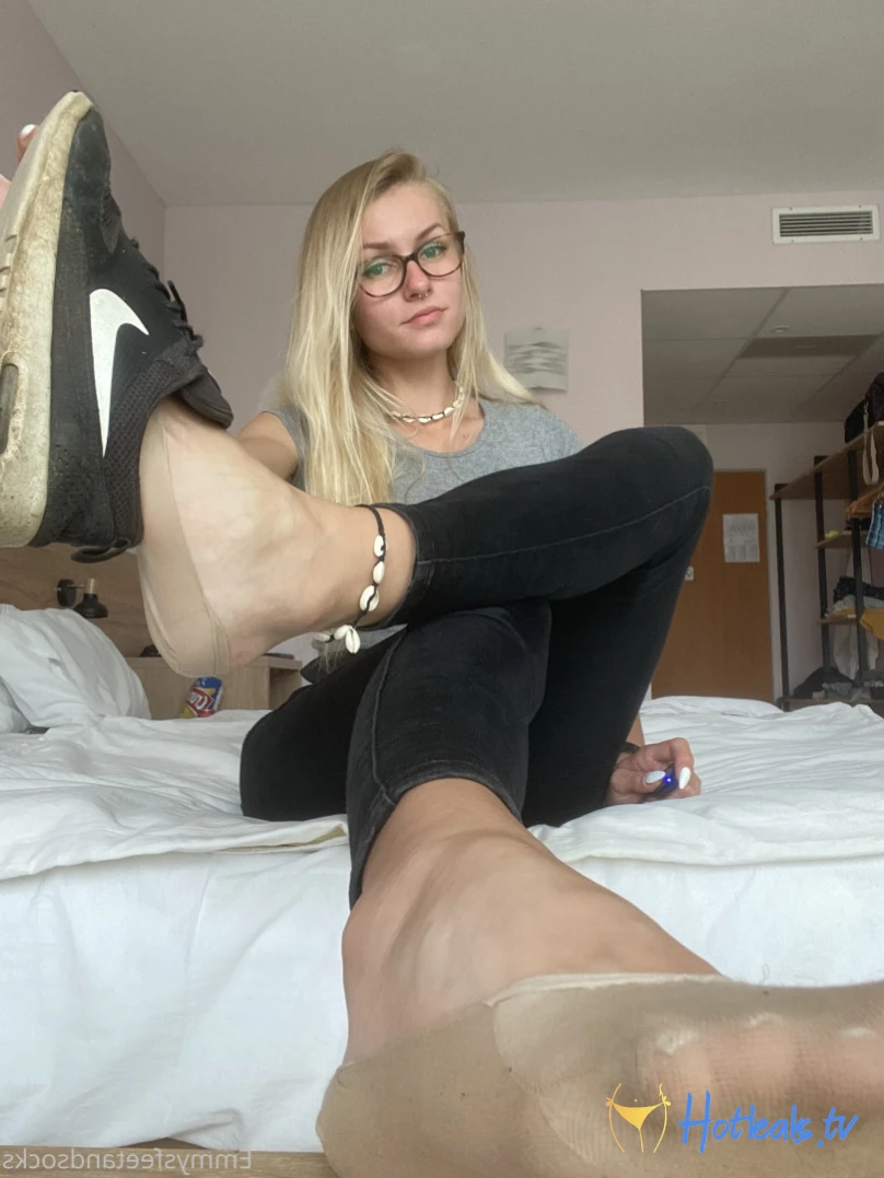 Emmysfeetandsocks [ emmyfeetandsocks ] Onlyfans leaked photo 15883049 on Hotleaks.tv