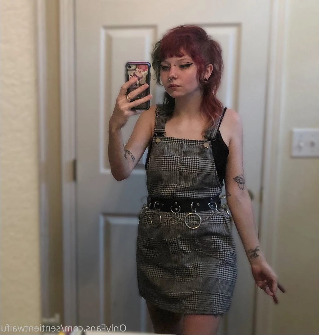 Sentient Waifu ^-^ [ sentientwaifu ] Onlyfans leaked photo 2751302 on Hotleaks.tv