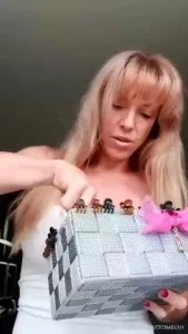 18285632