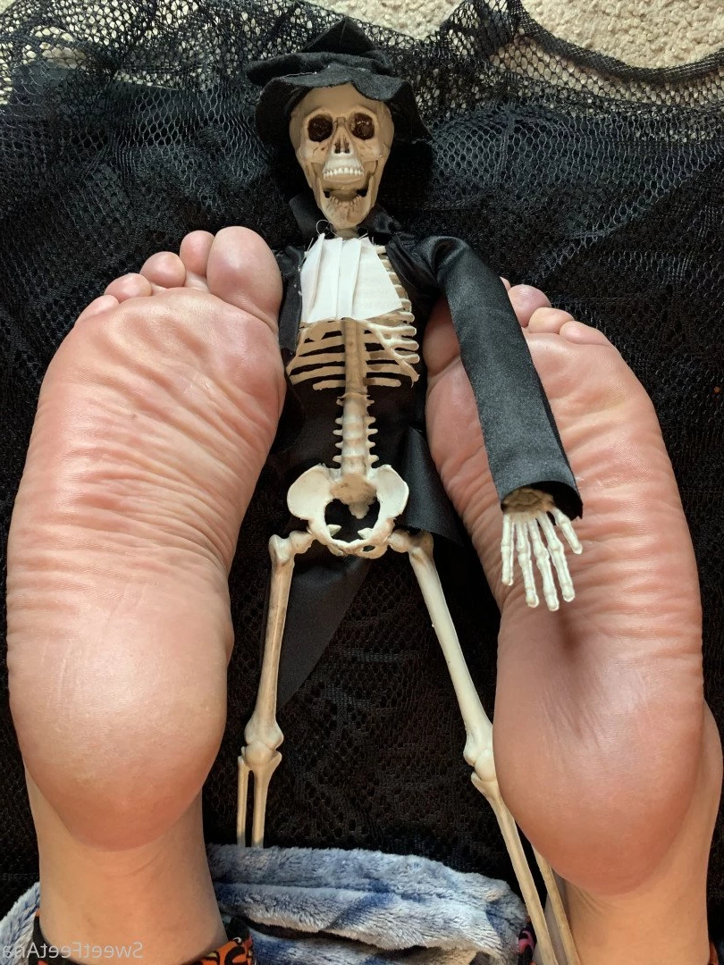 sexysweetfeetana [ sexysweetfeeta1 ] Onlyfans leaked photo 2720715 on Hotleaks.tv