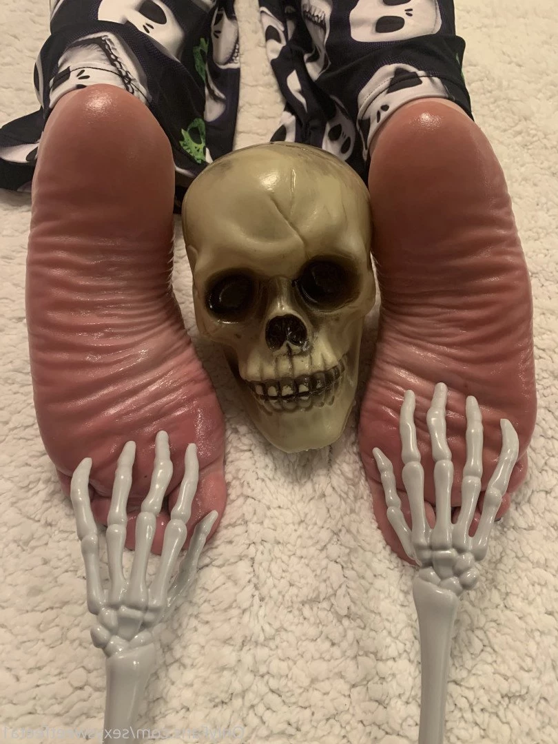sexysweetfeetana [ sexysweetfeeta1 ] Onlyfans leaked photo 2720727 on Hotleaks.tv