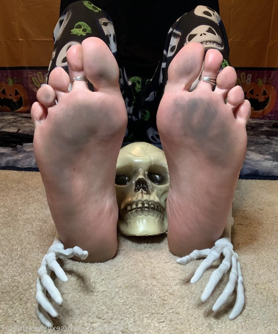 sexysweetfeetana [ sexysweetfeeta1 ] Onlyfans leaked photo 2721492 on Hotleaks.tv