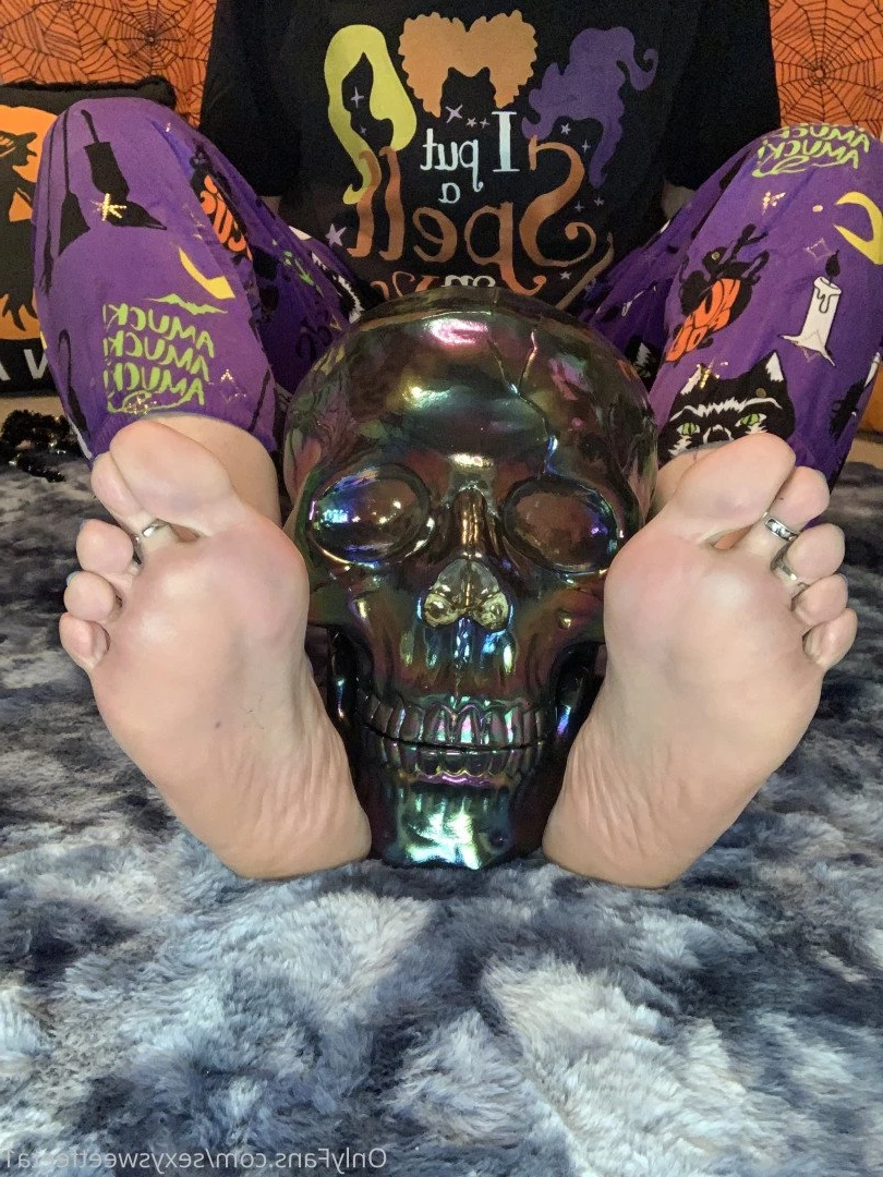 sexysweetfeetana [ sexysweetfeeta1 ] Onlyfans leaked photo 2721904 on Hotleaks.tv