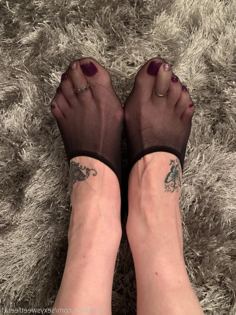sexysweetfeetana [ sexysweetfeeta1 ] Onlyfans leaked photo 2722512 on Hotleaks.tv