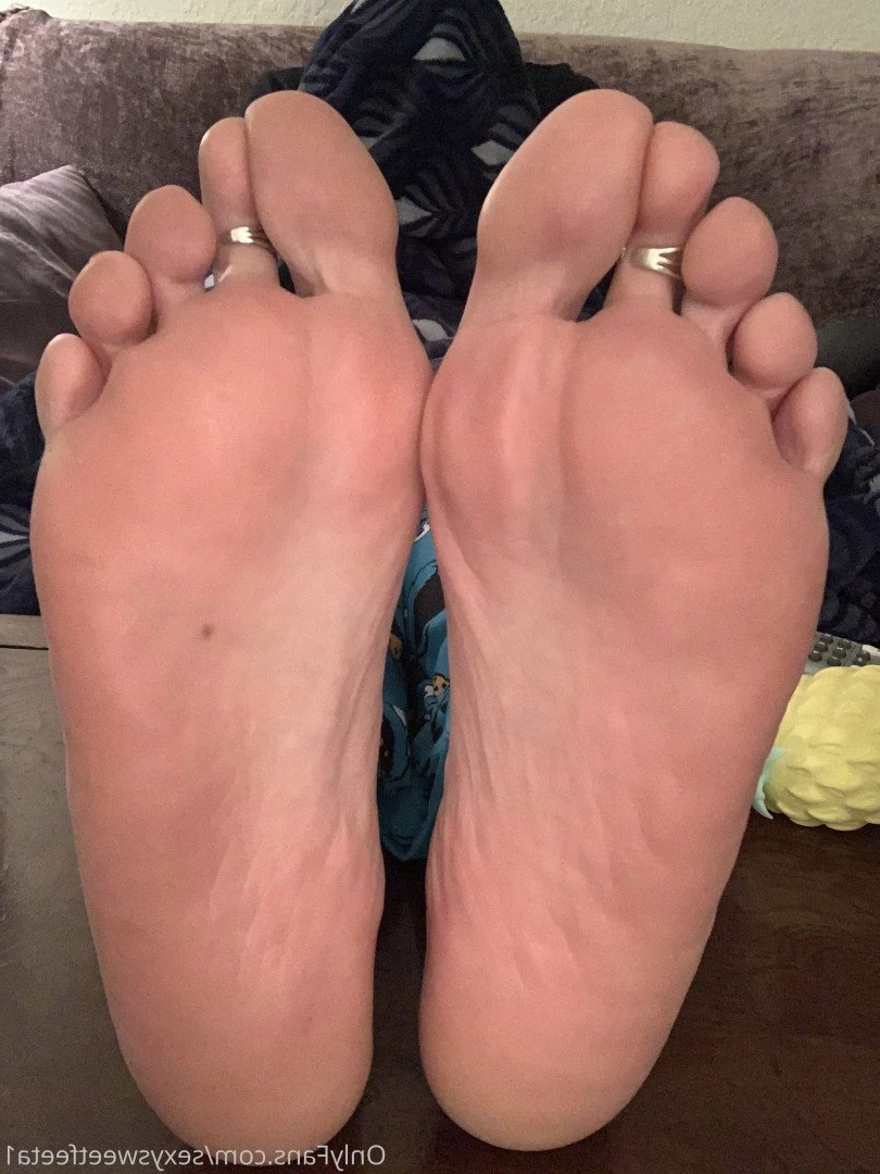 sexysweetfeetana [ sexysweetfeeta1 ] Onlyfans leaked photo 2725086 on Hotleaks.tv