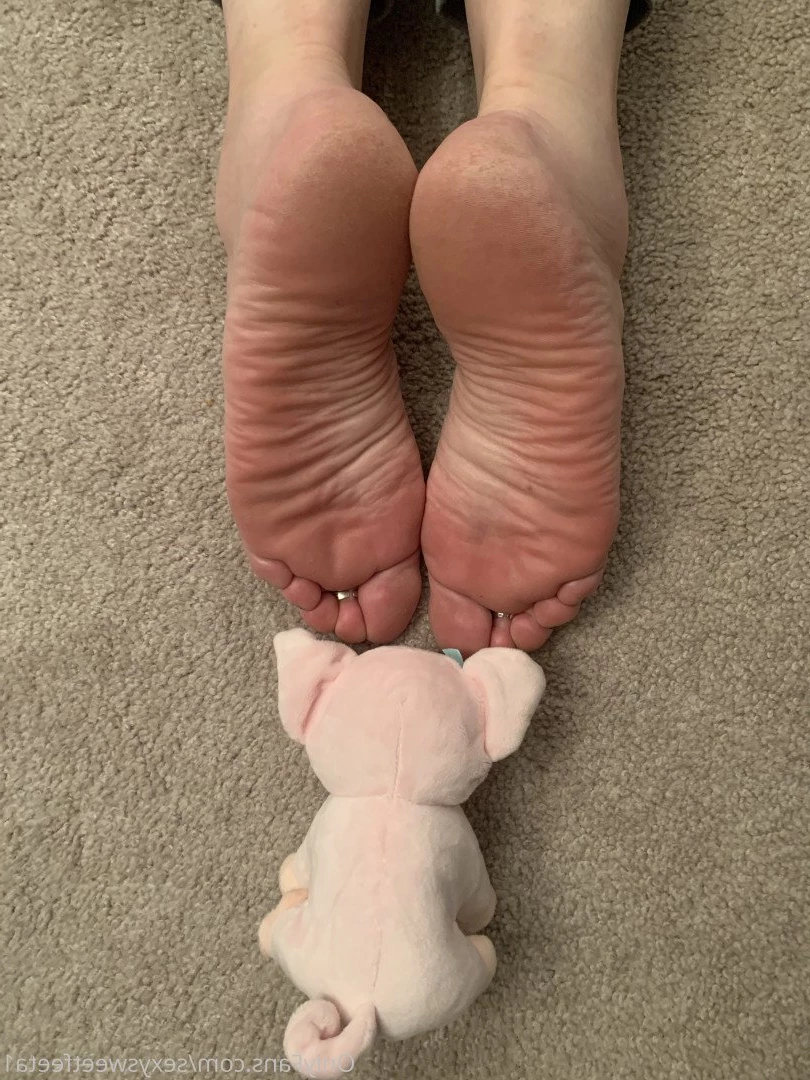 sexysweetfeetana [ sexysweetfeeta1 ] Onlyfans leaked photo 2725168 on Hotleaks.tv