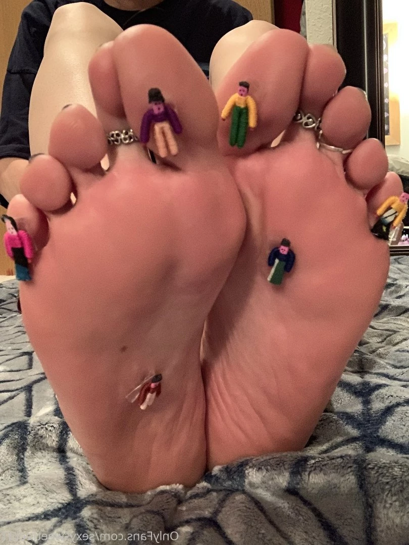 sexysweetfeetana [ sexysweetfeeta1 ] Onlyfans leaked photo 2725200 on Hotleaks.tv