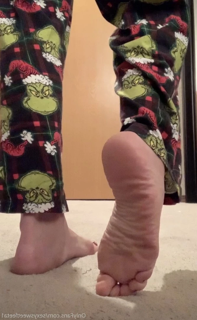 sexysweetfeetana [ sexysweetfeeta1 ] Onlyfans leaked photo 2725354 on Hotleaks.tv