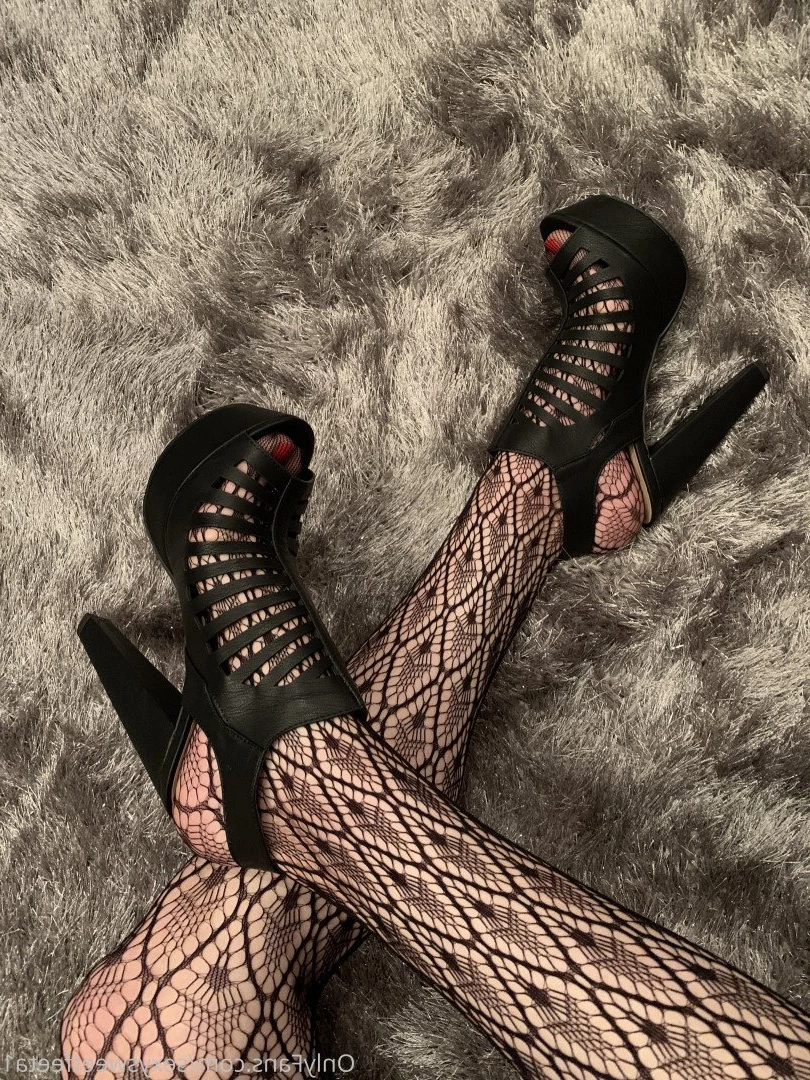sexysweetfeetana [ sexysweetfeeta1 ] Onlyfans leaked photo 2725412 on Hotleaks.tv