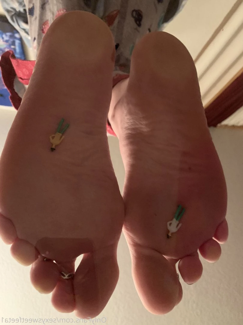 sexysweetfeetana [ sexysweetfeeta1 ] Onlyfans leaked photo 2725765 on Hotleaks.tv