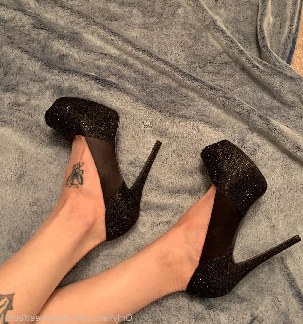 sexysweetfeetana [ sexysweetfeeta1 ] Onlyfans leaked photo 2725873 on Hotleaks.tv