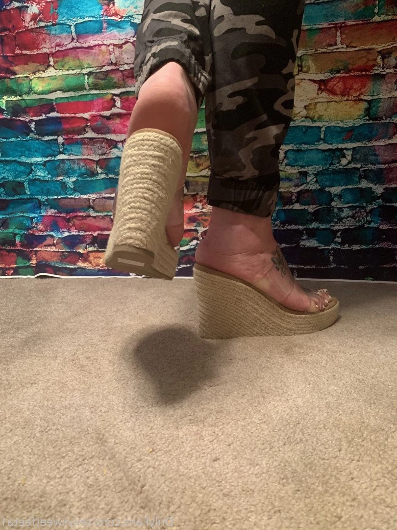 sexysweetfeetana [ sexysweetfeeta1 ] Onlyfans leaked photo 2726404 on Hotleaks.tv