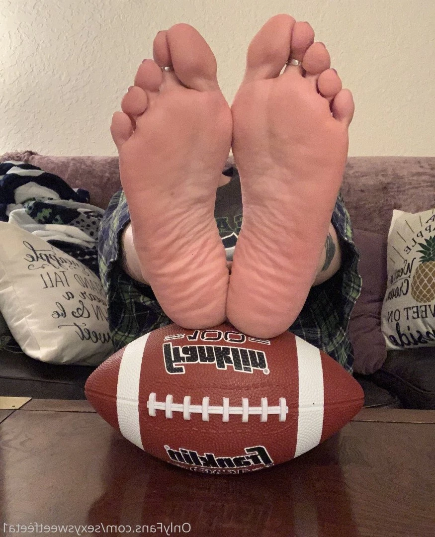 sexysweetfeetana [ sexysweetfeeta1 ] Onlyfans leaked photo 2726508 on Hotleaks.tv
