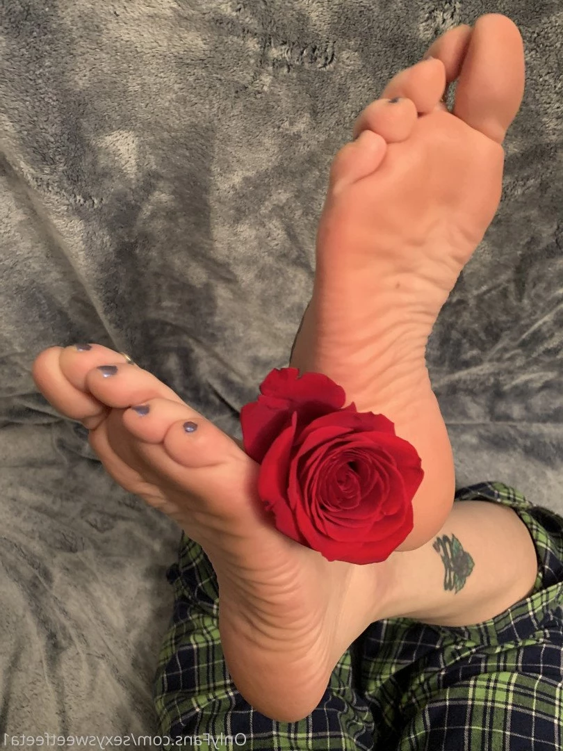 sexysweetfeetana [ sexysweetfeeta1 ] Onlyfans leaked photo 2726796 on Hotleaks.tv