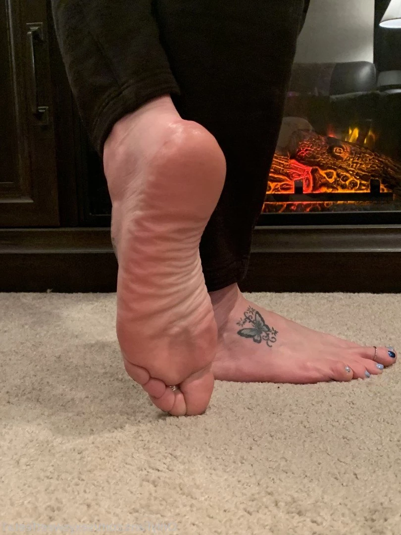 sexysweetfeetana [ sexysweetfeeta1 ] Onlyfans leaked photo 2727281 on Hotleaks.tv