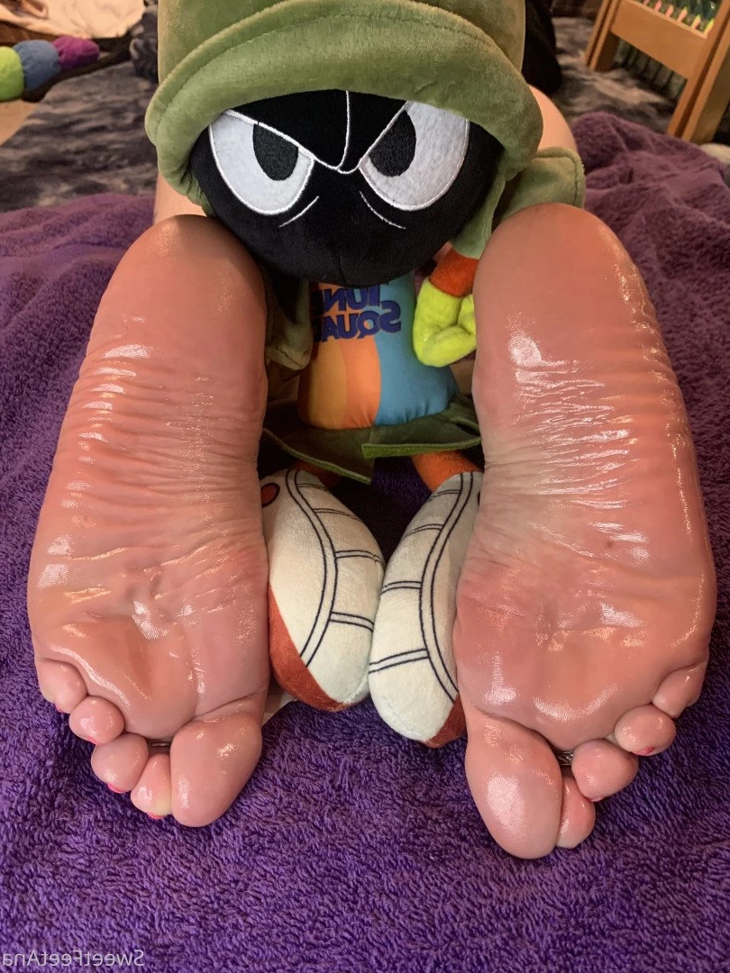 sexysweetfeetana [ sexysweetfeeta1 ] Onlyfans leaked photo 2727762 on Hotleaks.tv